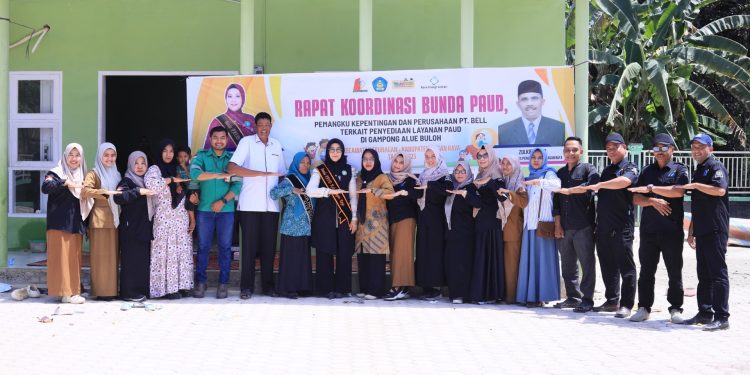 Bunda PAUD Nagan Raya Tembus Sungai Demi Pendidikan Anak Usia Dini di Desa Terpencil