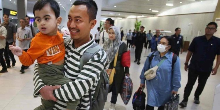 Lebih dari 70 WNI Telah Tiba di Tanah Air Usai Dievakuasi dari Iran, Sisanya Menyusul Bertahap