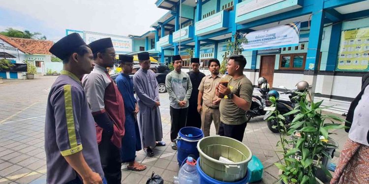 Eco Pesantren, Langkah Hijau DLH Lumajang Tanamkan Peduli Lingkungan Sejak Dini