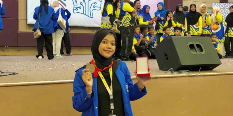 Pemudi Desa dari Sleman Raih Emas di Malaysia Lewat Inovasi Beton Plastik Ramah Lingkungan