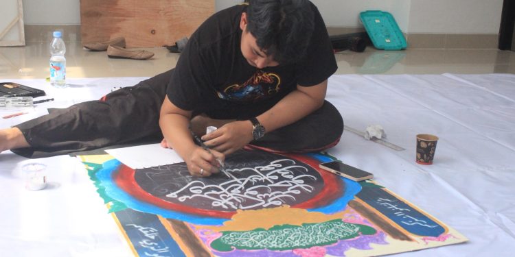 Fiqry Prayoga, Mahasiswa UNY yang Menjadikan Kaligrafi Sebagai Zikir dan Raih Juara Nasional