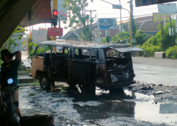 kebakaran satu unit mobil VW di Jalan Wates Klangon Argosari  Sedayu Bantul