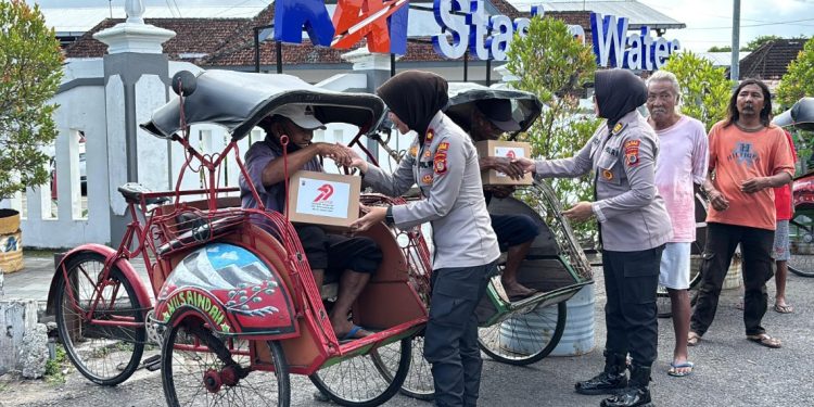 Polres Kulonprogo menggelar kegiatan bakti sosial Menyambut Hari Bhayangkara ke-79