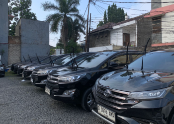 Ilustrasi Gambar Sewa Mobil di Bandung
