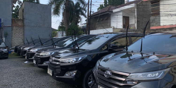 Ilustrasi Gambar Sewa Mobil di Bandung