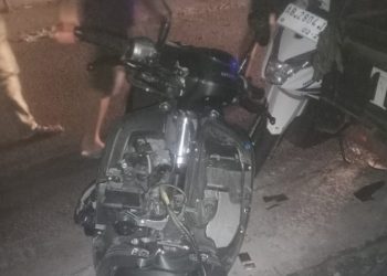 Kondisi sepeda motor Honda Scoopy dengan Yamaha Mio di Jalan Ngipik–Potorono, Banguntapan, Bantul