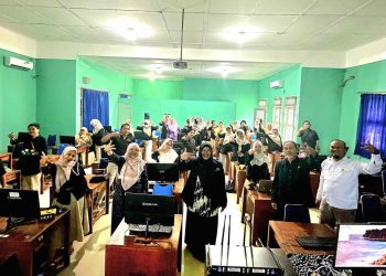 Suasana antusias para guru peserta Workshop Peningkatan Kompetensi dengan Kecerdasan Artifisial