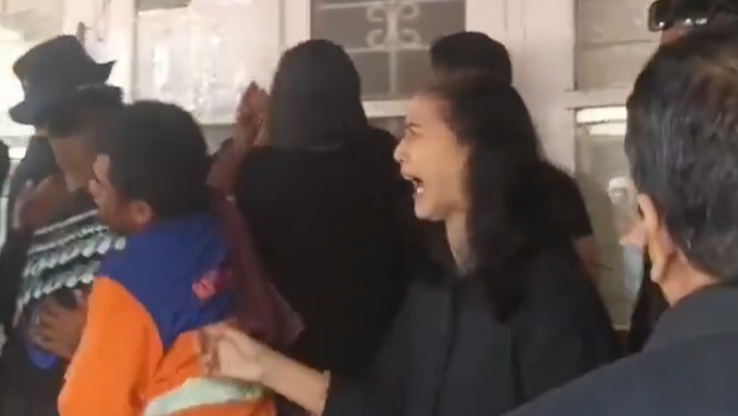 Tangkapan layar video proses penertiban di kawasan Tegal Lempuyangan oleh PT KAI