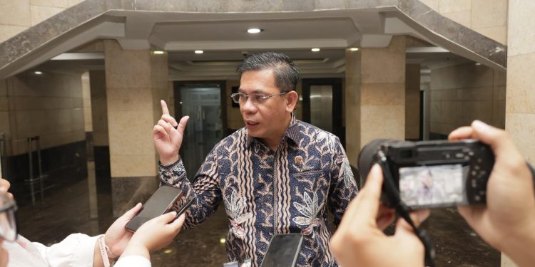 Harison Mocodompis Tegaskan: Tidak Ada Dasar Hukum untuk Privatisasi Pulau di Indonesia