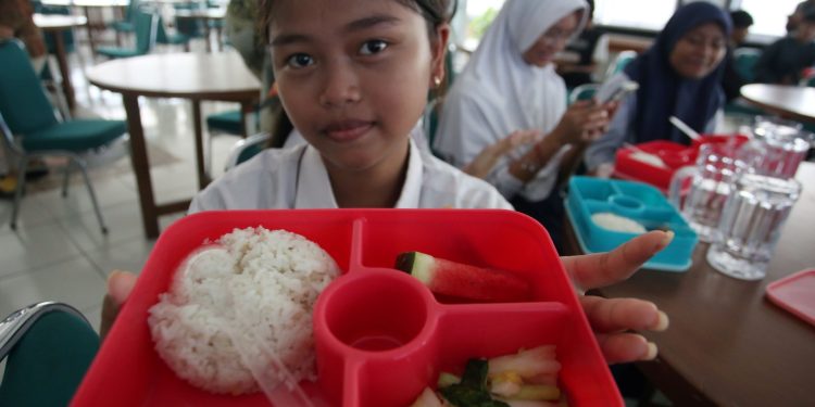 Sekolah Rakyat Jadi Pintu Baru Program Makan Bergizi Gratis: Sarapan Hingga Kudapan Sore untuk Anak Negeri
