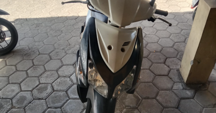 Barang bukti sepeda motor Honda Vario warna putih-hitam yang berhasil diamankan Polsek Sewon usai dibawa kabur pelaku pencurian di Bantul