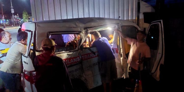 Kondisi Mobil pasca kecelakaan Ambulans dan Truk di Banguntapan Bantul