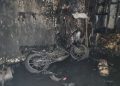 Kondisi sepeda motor dan ruang setting karburator di Rumah Rancing Jogja yang hangus terbakar usai dilalap api