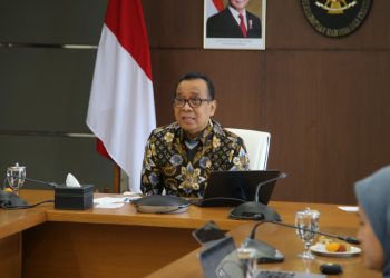 Menko PMK Pratikno saat memimpin Rapat Tingkat Menteri membahas Penanganan Penyakit dan Peningkatan Kualitas Kesehatan Balita