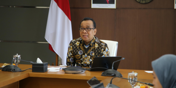 Menko PMK Pratikno saat memimpin Rapat Tingkat Menteri membahas Penanganan Penyakit dan Peningkatan Kualitas Kesehatan Balita