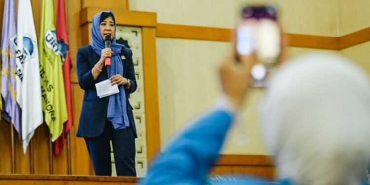 Menteri Komunikasi dan Digital Meutya Hafid pada kegiatan Pengenalan Budaya Akademik dan Kemahasiswaan 2025 di UIN Syarif Hidayatullah Jakarta