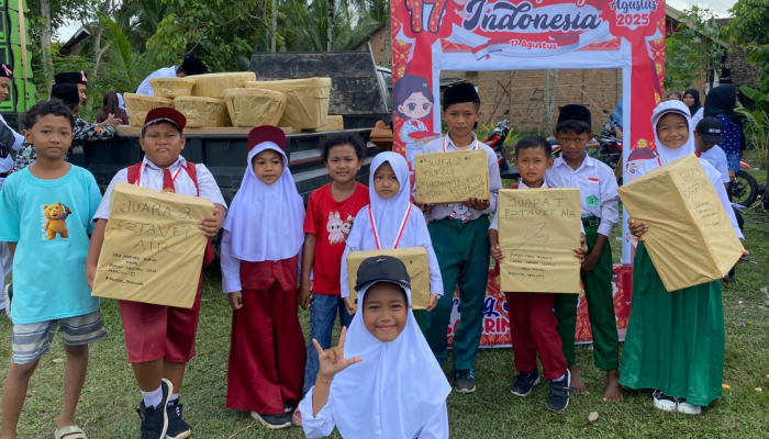 Pembagian Hadiah Lomba Perayaan HUT RI Ke 80 di Desa Srimulyo
