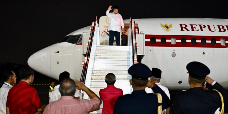 Presiden Republik Indonesia, Prabowo Subianto bertolak kembali ke Indonesia setelah menghadiri Parade Hari Nasional Singapura 2025