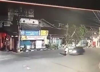 Rekaman CCTV Kecelakaan di Simpang 4 Bugisan