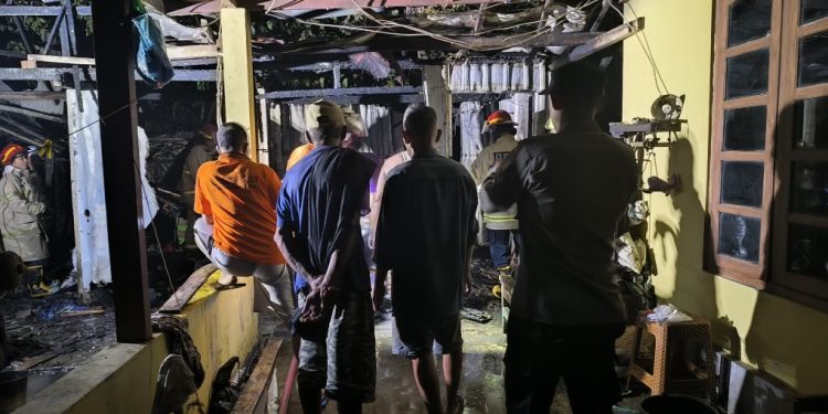 Situasi pasca kebakaran gudang di Sanden, Bantul. Api berhasil dipadamkan berkat bantuan warga dan tim Damkar Bantul