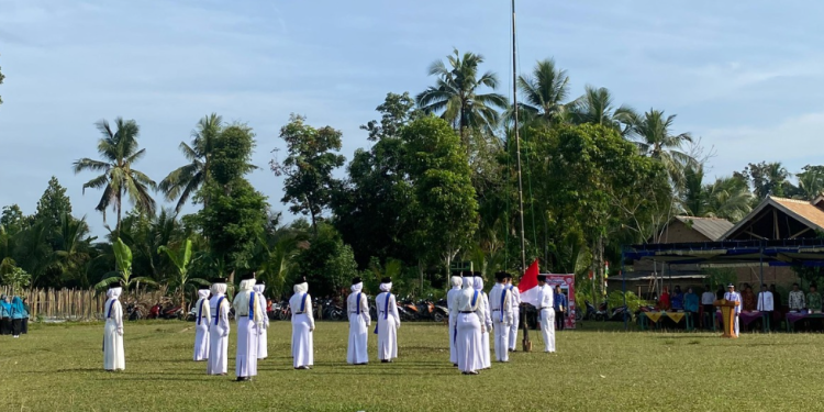 Upacara Bendera di Lapangan Desa Srimulyo dalam Rangka Perayaan HUT RI ke 80