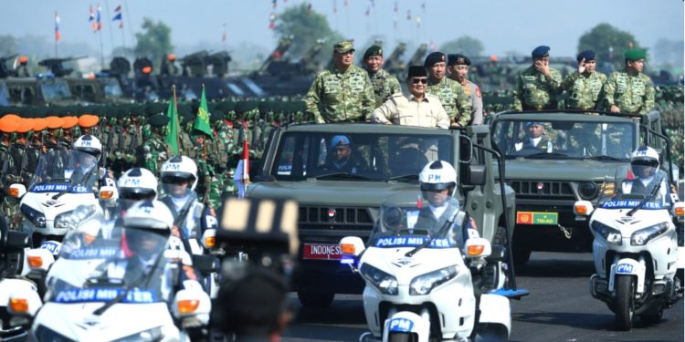 Presiden Prabowo Pimpin Upacara Gelar Pasukan, Kukuhkan Perwira Strategis TNI