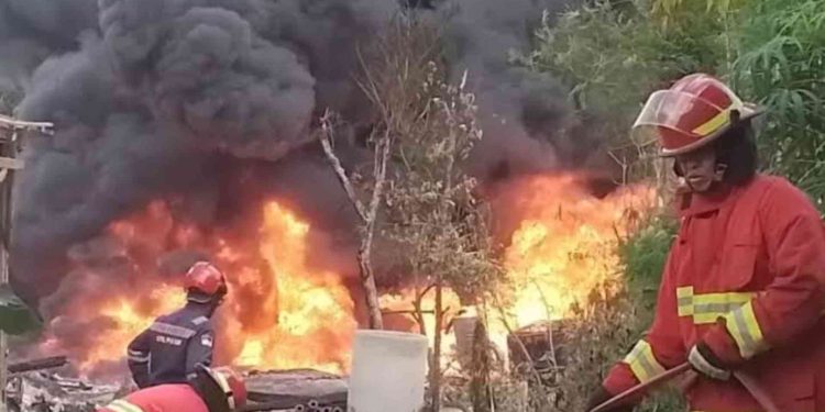 Pertamina EP dan PLN Bergerak Cepat Tangani Kebakaran Sumur Minyak Ilegal di Blora