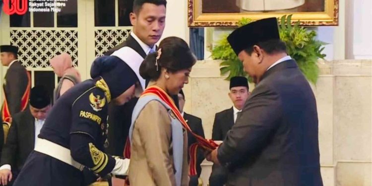 Meutya Hafid Terima Bintang Mahaputera Utama atas Jasa Lindungi Anak di Ruang Digital