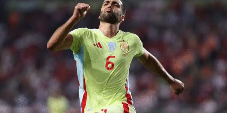 Gelandang Timnas Spanyol Mikel Merino merayakan keberhasilannya mencetak gol ketiga dirinya ke gawang Timnas Turki pada pertandingan Grup E Kualifikasi Piala Dunia 2026 zona Eropa