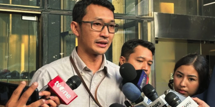 Juru Bicara Komisi Pemberantasan Korupsi Budi Prasetyo memberikan keterangan di Gedung Merah Putih KPK, Jakarta