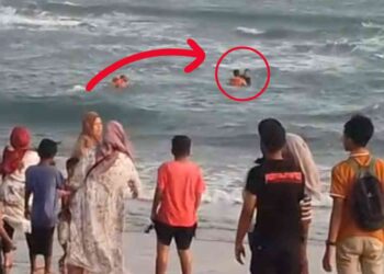 Penyelamatan remaja terseret ombak Pantai Parangtritis oleh Petugas SAR