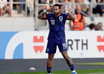 Penyerang Timnas Belanda Memphis Depay merayakan keberhasilannya mencetak gol ke gawang Timnas Lithuania pada pertandingan Grup G Kualifikasi Piala Dunia 2026 zona Eropa