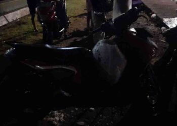 Salah satu sepeda motor yang terlibat kecelakaan di Jalan Parangtritis, depan PLN Dusun Druwo, Sewon, Bantul,