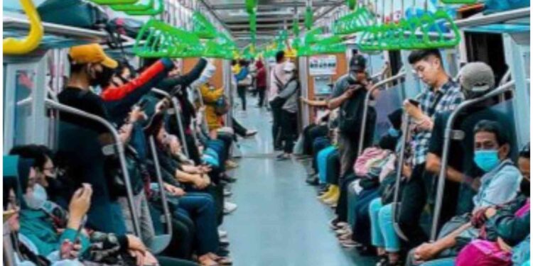 Commuter Line Jabodetabek Tetap Beroperasi Normal Pasca Unjuk Rasa di Jakarta