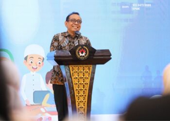 Menko PMK saat membuka kegiatan Aksi Keluarga Indonesia: Akselerasi Kolaboraksi Keluarga Indonesia dalam Rangka Mewujudkan SDM Unggul dan Berakhlak. (Foto: Kemenko PMK)
