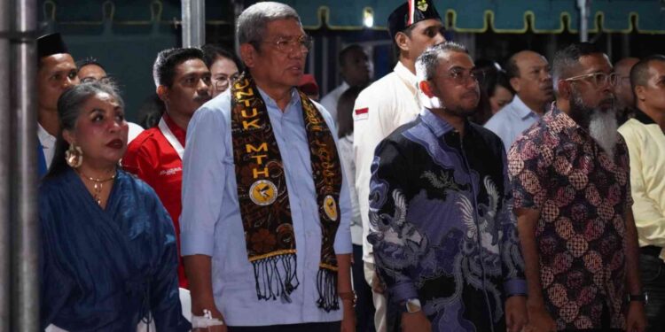 Bupati Malra Hadiri Pelantikan Pengurus Pemuda Langgur di Balai Desa Ohoingur. Foto:Rikhard