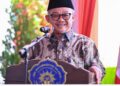 Menteri Pendidikan Dasar dan Menengah (Mendikdasmen) Abdul Mu’ti saat menghadiri peletakan batu pertama pembangunan Kampus 3 SMK Muhammadiyah Salaman, Kabupaten Magelang, Jawa Tengah. (Foto: Dok Kemendikdasmen)