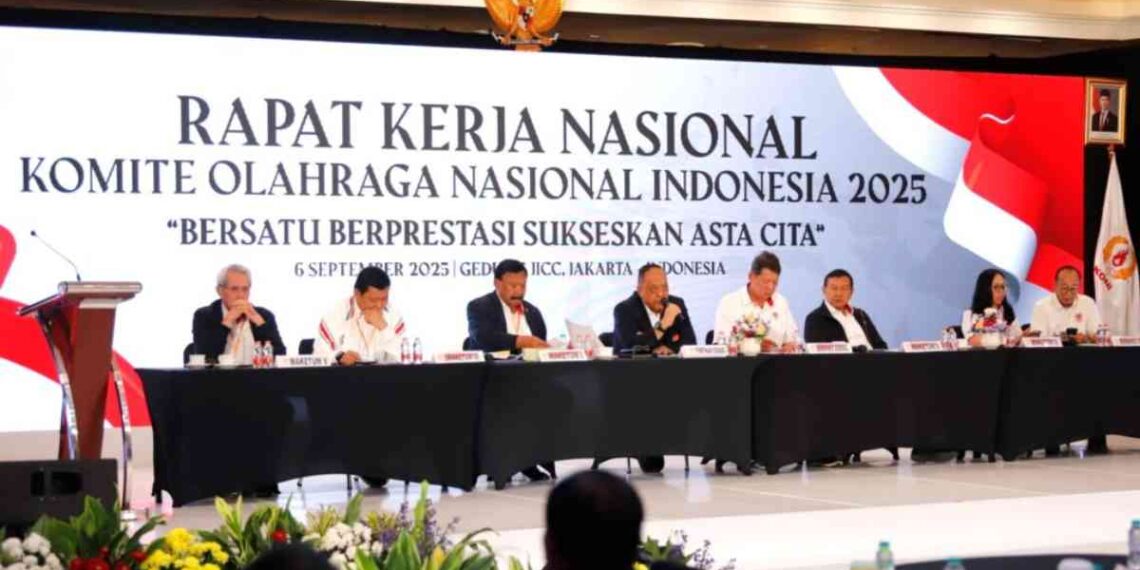 Menteri Pemuda dan Olahraga (Menpora) RI Dito Ariotedjo mengapresiasi Komite Olahraga Nasional Indonesia (KONI) Pusat yang telah menginisiasi penyelenggaraan Indonesia Sports Synergy Summit (ISSS) 2025 di Jakarta International Convention Center (JICC), Senayan. Kegiatan selama tiga hari, 5–7 September, itu mencakup forum sinergi, rapat kerja nasional (Rakernas), dan expo olahraga. (Foto Humas Kementerian Pemuda dan Olahraga)