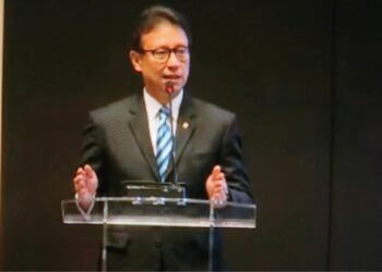 Menteri Kesehatan RI, Budi Gunadi Sadikin saat membuka acara penandatanganan keputusan bersama perizinan tenaga medis dan kesehatan di MPP di Jakarta, Selasa (9/9/2025). (Foto: Kemenkes)