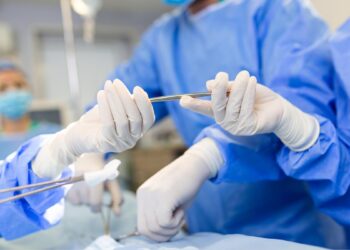 Ilustrasi tindakan medis dokter spesialis. (Foto: Kemenkes)