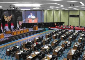 Rapat paripurna membahas Raperda APBD 2026 dan Perubahan Status PAM Jayadi Gedung DPRD DKI Jakarta, Senin (8/9/2025). (Foto: Pemprov DKi Jakarta)