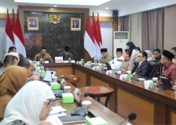 Suasana rapat membahas pembentukan Kementerian Haji dan Umrah bersama Wakil Menteri Sekretaris Negara Bambang Eko Suhariyanto, di Kantor Kementerian Sekretariat Negara, Jakarta, Selasa (9/9/2025)/Foto : Humas Kementerian PANRB