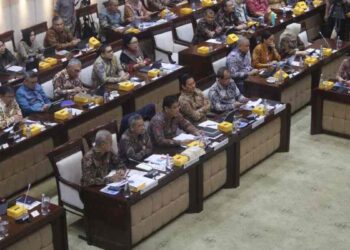 Menkeu Purbaya Yudhi Sadewa bersama jajaran Kemenkeu dalam rapat kerja dengan Komisi XI DPR RI, Rabu (10/9/2025). (Foto: Ismadi Amrin/InfoPublik)