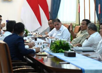 Presiden Republik Indonesia, Prabowo Subianto, memimpin rapat terbatas (ratas) bersama sejumlah menteri di Istana Merdeka, Jakarta, pada Selasa (9/9/2025). BPMI Setpres