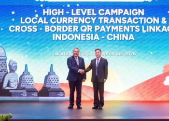 Gubernur Bank Indonesia Perry Warjiyo dan Gubernur People's Bank of China (PBoC) Pan Gongsheng menggelar pertemuan membahas sistem transaksi mata uang RI dan RRT di Jakarta pada Kamis (11 /9/2025). (Foto: Komunikasi BI)