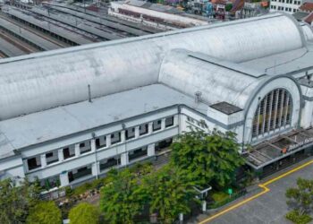 Stasiun Jakarta Kota, Simpul Transportasi Bersejarah yang Terus Bertransformasi : Ilustrasi Stasiun KA Kota atau Beos yang menjadi bagian dari Kawasan Kota Tua di Jakarta Barat, (Foto; Istimewa)
