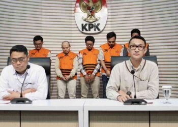 Komisi Pemberantasan Korupsi (KPK) menahan lima tersangka kasus dugaan korupsi pencairan kredit fiktif pada PT Bank Perkreditan Rakyat (BPR) Bank Jepara Artha (Perseroda) tahun anggaran 2022–2024. (Foto: Dok KPK)