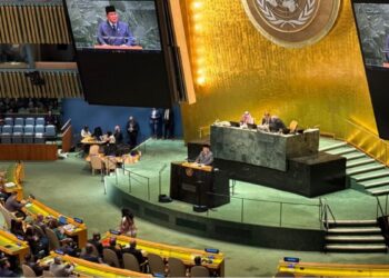 Presiden Republik Indonesia, Prabowo Subianto menyampaikan pidato Konferensi Internasional Tingkat Tinggi untuk Penyelesaian Damai atas Masalah Palestina dan Implementasi Solusi Dua Negara yang digelar di Gedung Majelis Umum Perserikatan Bangsa-Bangsa (PBB), New York, Amerika Serikat, pada Senin, 22 September 2025. Foto: BPMI Setpres