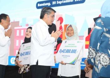 Kementerian Ketenagakerjaan (Kemnaker) bersama Kementerian Perhubungan (Kemenhub) memperkuat kerja sama untuk meningkatkan kepesertaan jaminan sosial tenaga kerja (Jamsostek), khususnya bagi para pengemudi dan pekerja sektor logistik yang memiliki risiko kerja tinggi. (Foto: Dok Kemnaker)