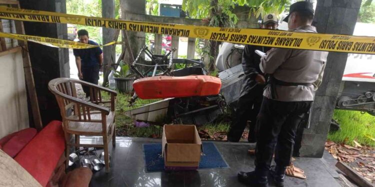 Bayi Laki-Laki Ditemukan di Teras Rumah Warga Ngemplak, Diduga Ditinggalkan Karena Alasan Ekonomi